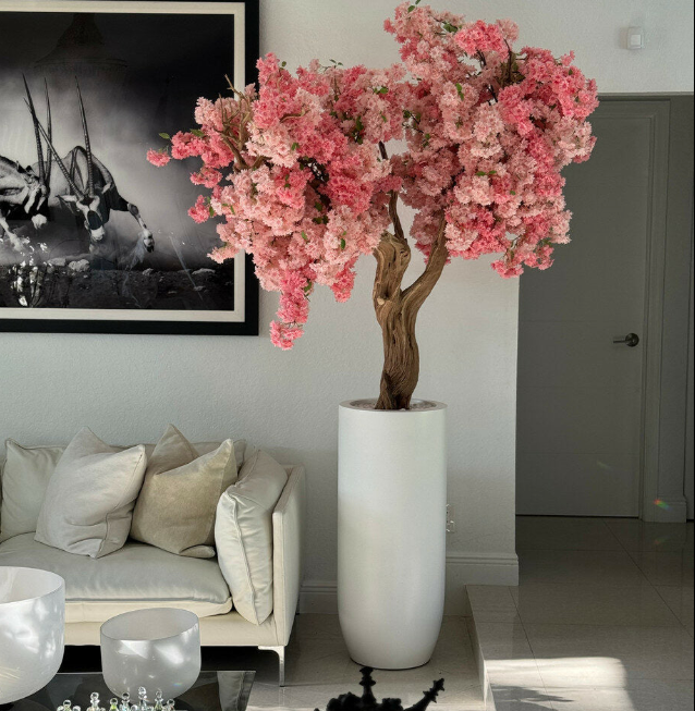 St. Tropez Mattweiß – Pinke Kirschblüten Arrangement