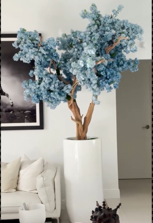 St. Tropez Vase Mattweiß mit Blauen Kirschblüten